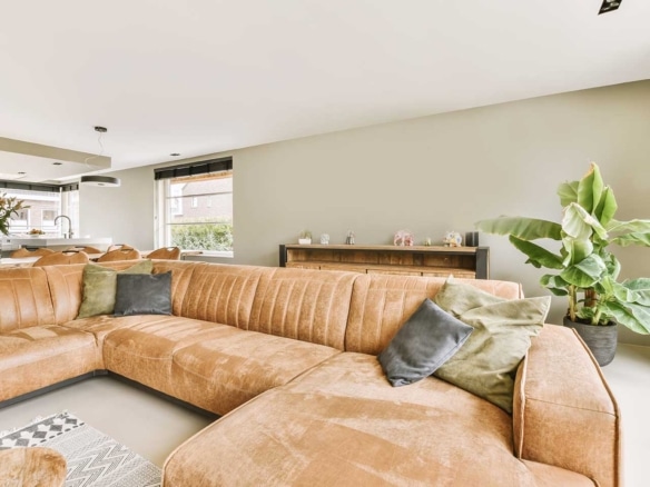 Four-bedroom villa with terrace