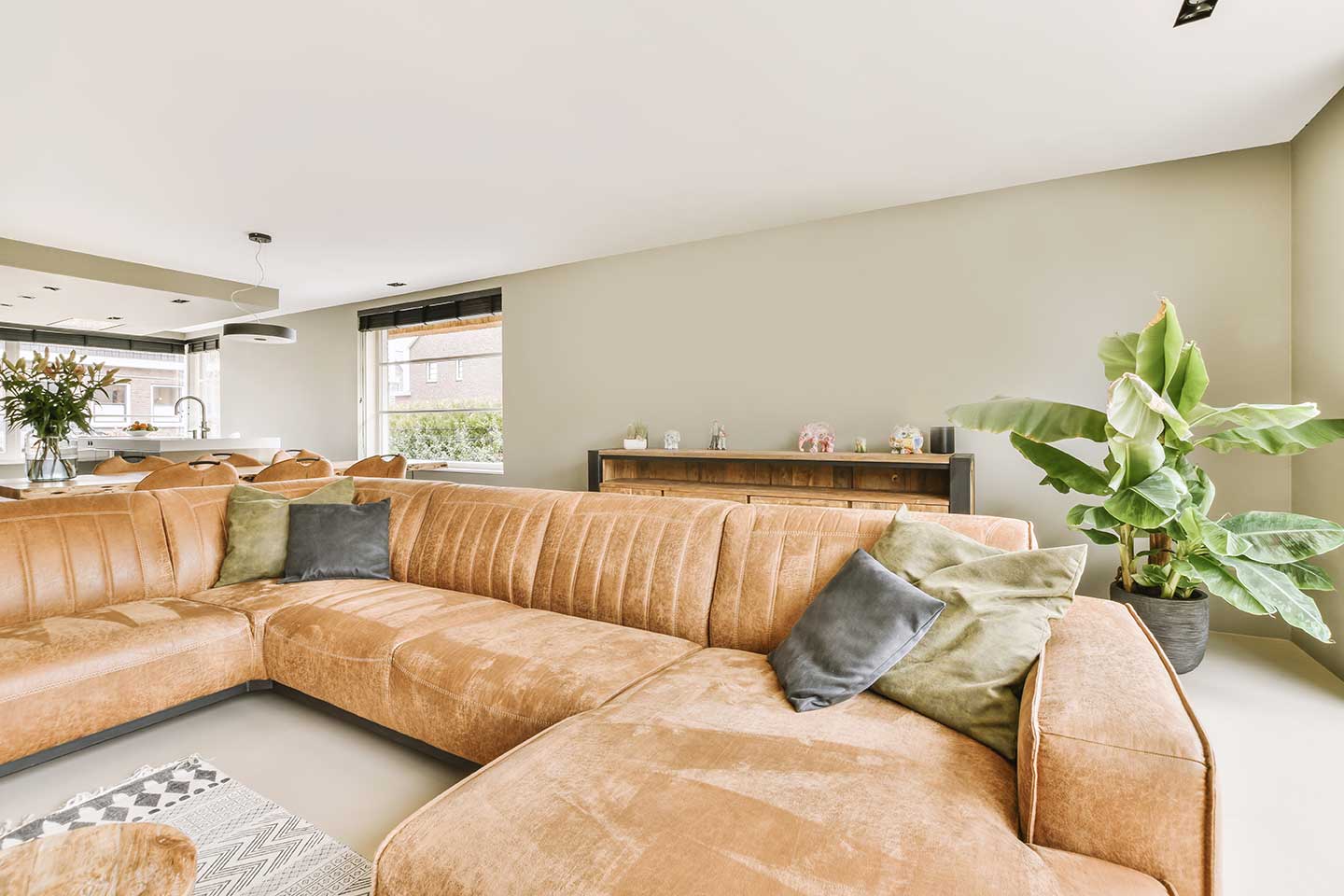Four-bedroom villa with terrace