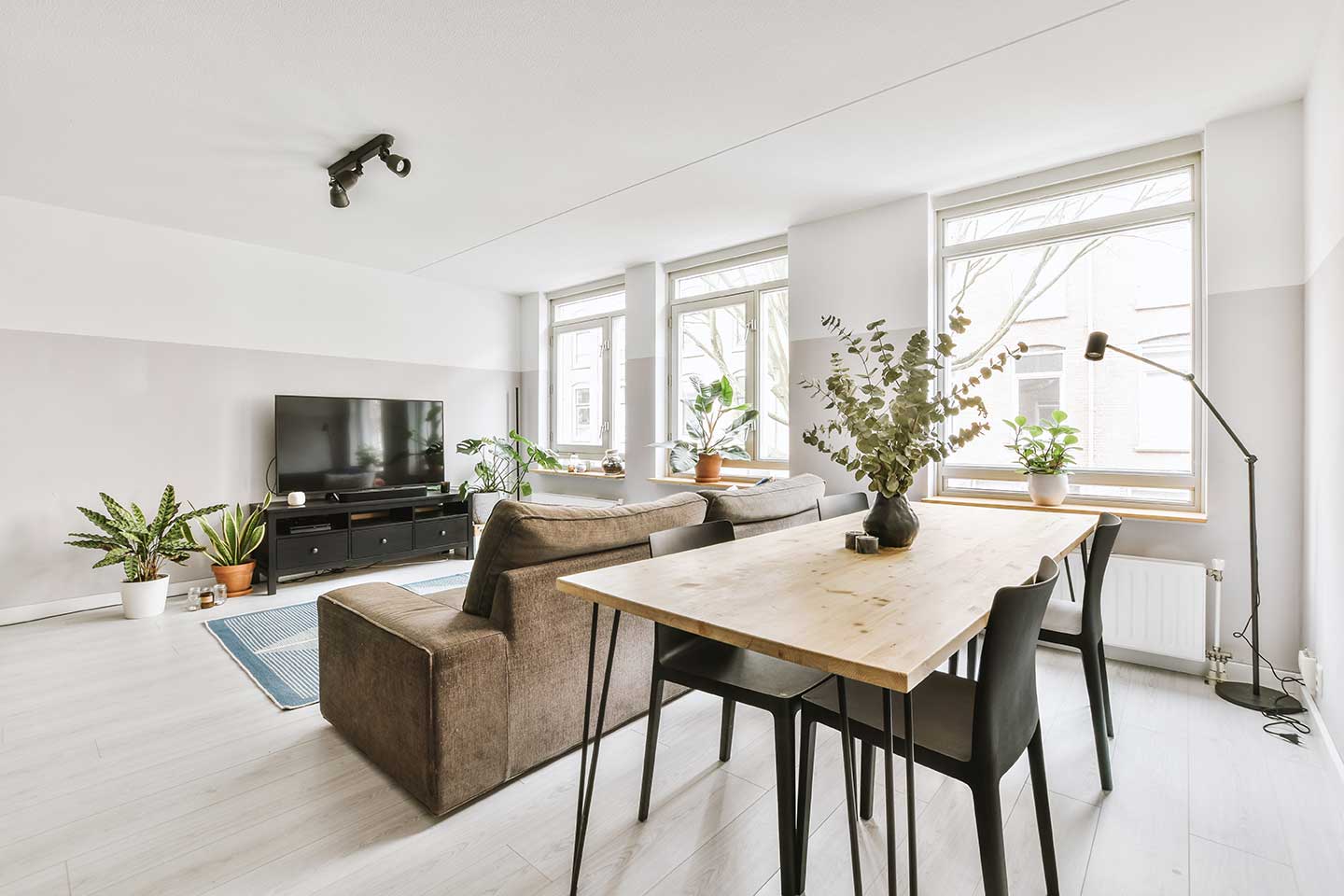 Four-bedroom house with garden
