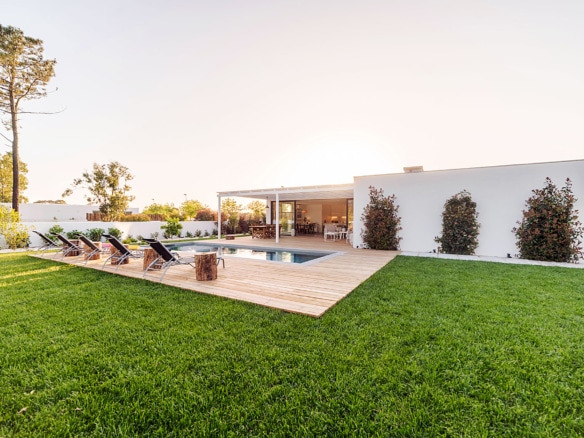 Three-bedroom with garden